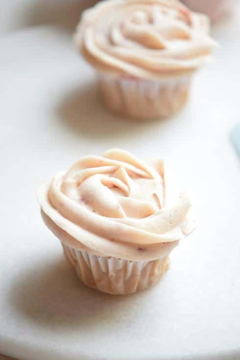 vanilla berry cupcakes