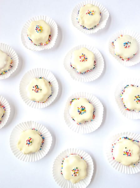 mini sprinkle cakes