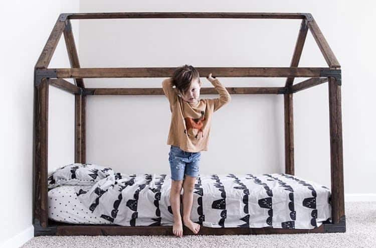 Floor Bed For Toddlers 5 Benefits Of A, Queen Bed Frame On Floor