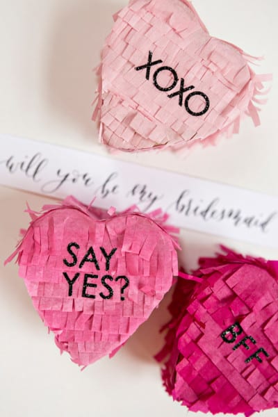 Will_You_Be_My_Bridesmaid_Pinata_001