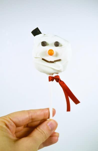 snowman oreo pops
