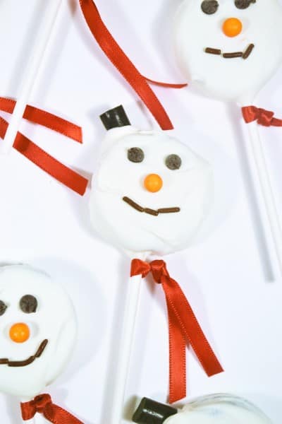 snowman oreo pops