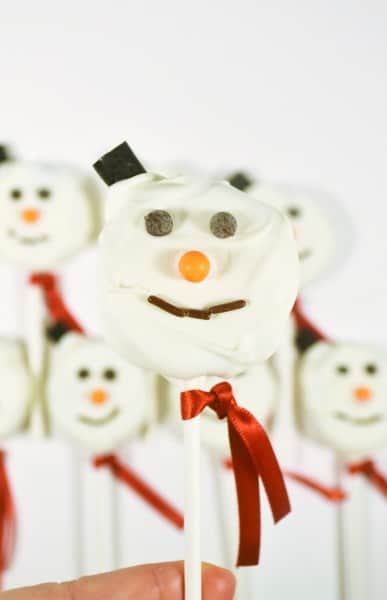 snowman oreo pops