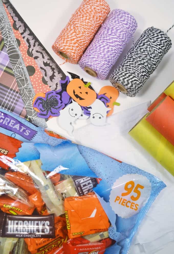 Halloween Crafts {Make a Toilet Paper Roll Candy Holder}