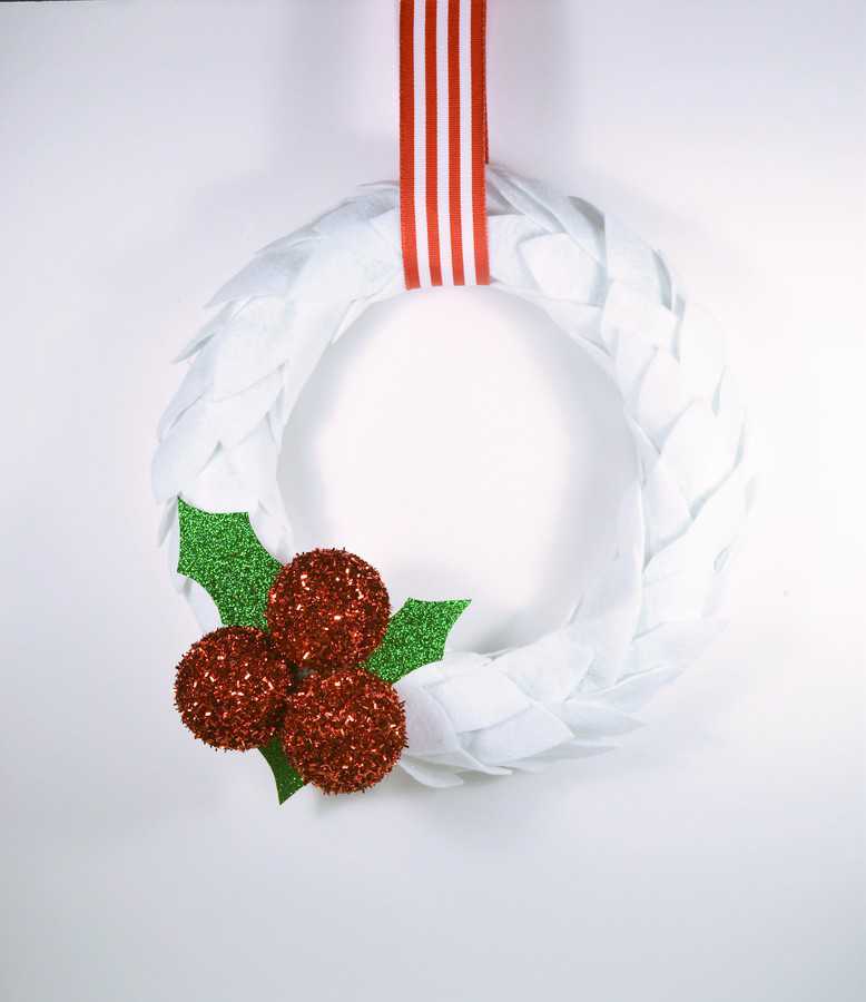 How to Make a Christmas Wreath 8