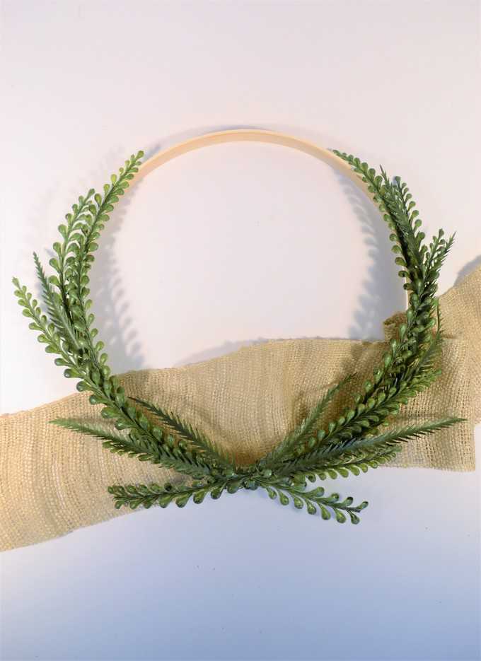 embroidery hoop wreath