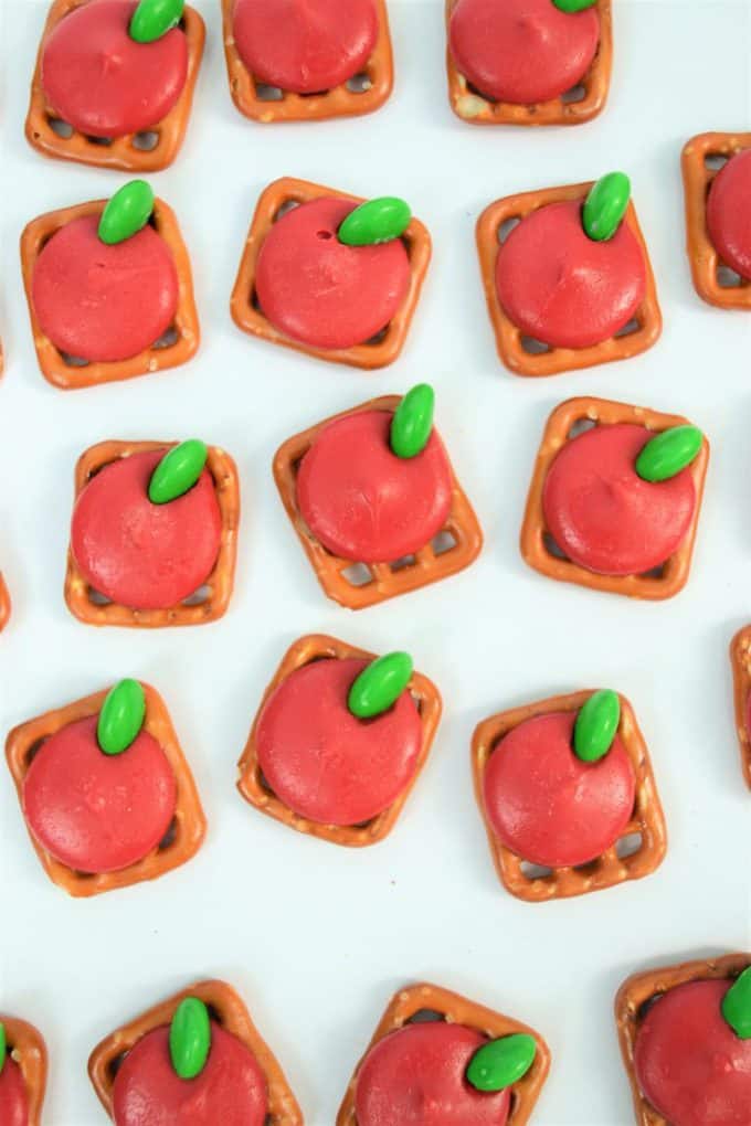 Pretzel Candy Idea {Apple Pretzel Bites}
