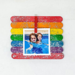 make a popsicle stick photo frame