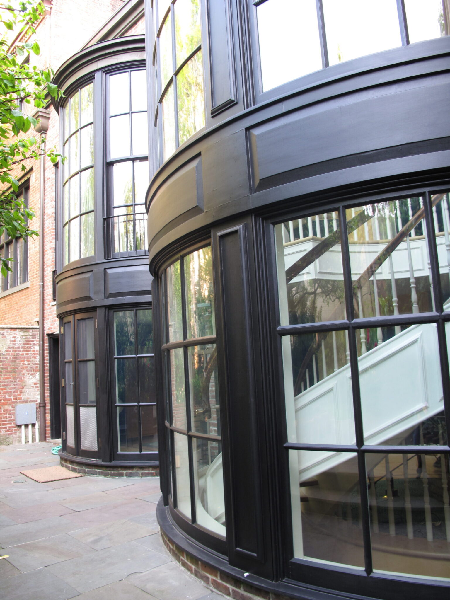 Designing for Calm: Curved Windows and the Future of Wellbeing Spaces